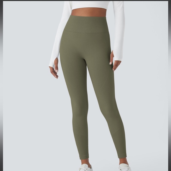 HALARA Seamless Flow High Waisted Tummy Control Butt Lifting Leggings L *New!* - Picture 3 of 6